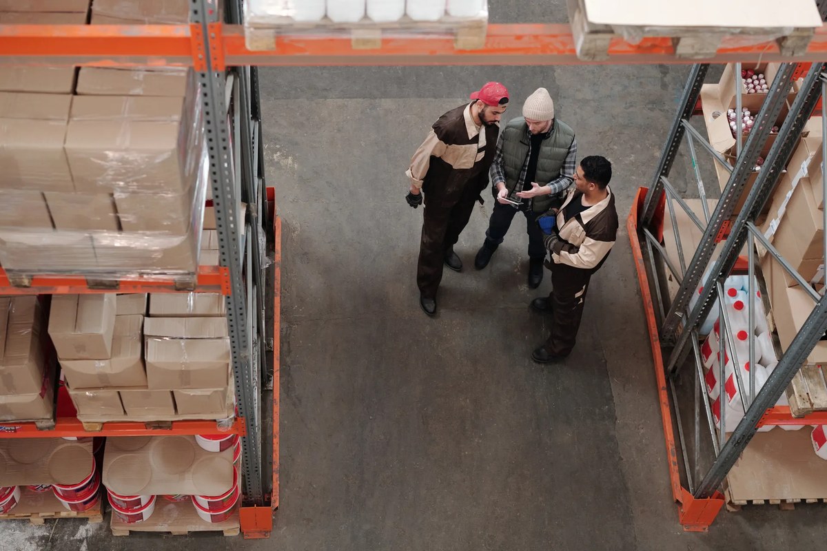 Logistics & Warehouse Team Leadership